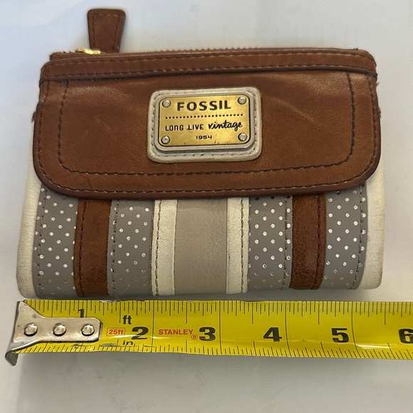 Fossil Vintage Brown and Cream Striped Tri-Fold Leather Wallet - Picture 13 of 14